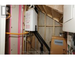 6 - 925 DEVERON CRESCENT - 16