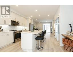 6 - 925 DEVERON CRESCENT - 2