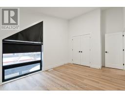 822 MAITLAND STREET - 23