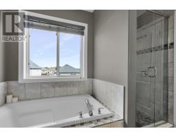 916 ROULSTON STREET - 19