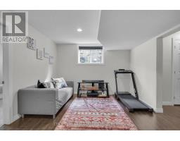 916 ROULSTON STREET - 24