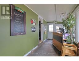 16 ONTARIO STREET N - 24