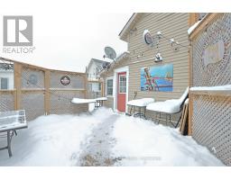 16 ONTARIO STREET N - 31