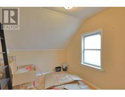 16 ONTARIO STREET N - 34