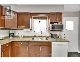 9 GERALD CRESCENT - 14