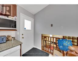 9 GERALD CRESCENT - 16