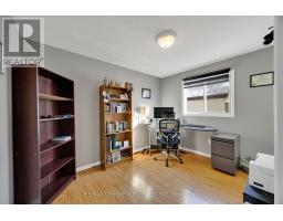 9 GERALD CRESCENT - 27