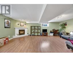 9 GERALD CRESCENT - 33