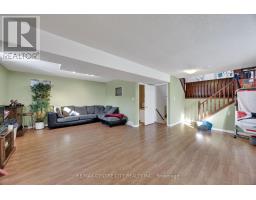 9 GERALD CRESCENT - 35