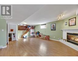 9 GERALD CRESCENT - 37