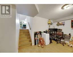 9 GERALD CRESCENT - 40