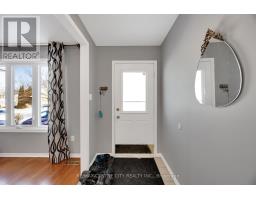 9 GERALD CRESCENT - 5