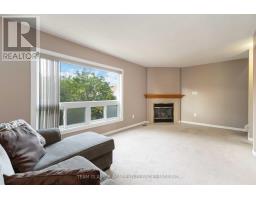 63 - 1990 WAVELL STREET - 13