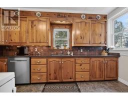 38236 FINGAL LINE - 18