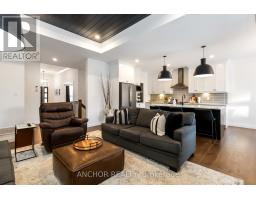 17 KEMP CRESCENT - 13