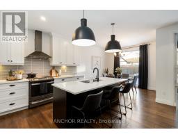 17 KEMP CRESCENT - 14