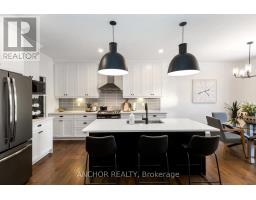 17 KEMP CRESCENT - 19