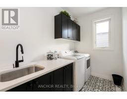 17 KEMP CRESCENT - 33