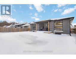 17 KEMP CRESCENT - 44