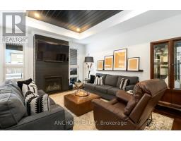 17 KEMP CRESCENT - 9