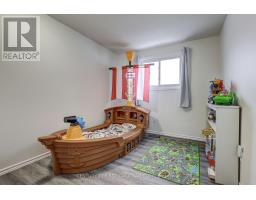 86 PATIENCE CRESCENT - 31