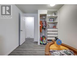 86 PATIENCE CRESCENT - 32