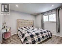 86 PATIENCE CRESCENT - 35