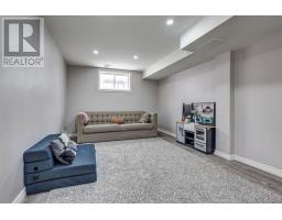 86 PATIENCE CRESCENT - 43