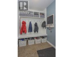 10 KINGFISHER COURT - 23