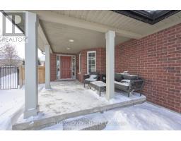 10 KINGFISHER COURT - 3