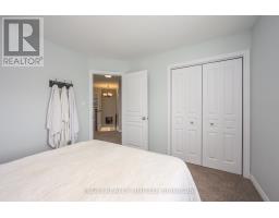 10 KINGFISHER COURT - 32