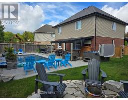 10 KINGFISHER COURT - 4