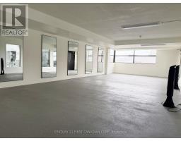 2405 - 389 DUNDAS STREET - 23