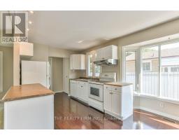 56 TOULON CRESCENT - 16