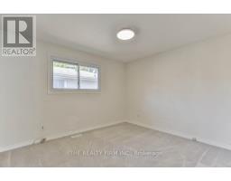 56 TOULON CRESCENT - 21