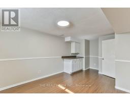 56 TOULON CRESCENT - 33