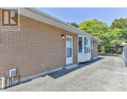 56 TOULON CRESCENT - 37