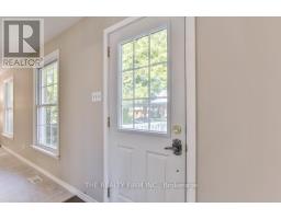 56 TOULON CRESCENT - 7