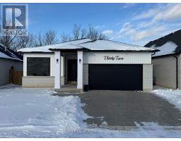 32 BRISCOE CRESCENT - 1