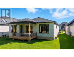 32 BRISCOE CRESCENT - 26