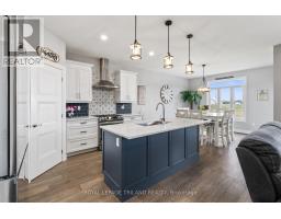 160 ELIZABETH STREET - 14