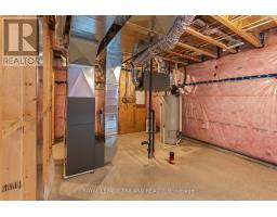 160 ELIZABETH STREET - 24