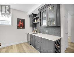 48 ROYAL CRESCENT - 31