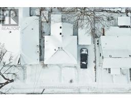 585 ELIZABETH STREET - 16