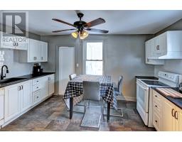 585 ELIZABETH STREET - 9