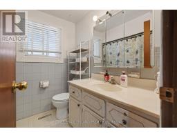 816 DUNDALK DRIVE - 22