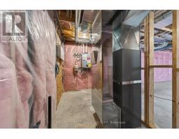 9 TWYNSTRA STREET - 32