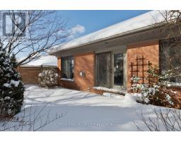 21 - 40 QUINELLA DRIVE - 42