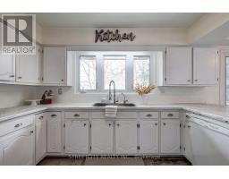 7 THISTLE COURT - 21