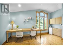 281 CATHCART STREET - 25